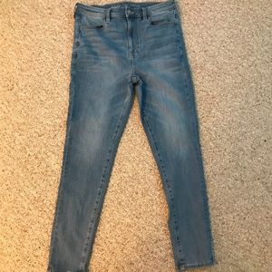 American Eagle High waisted Light Wash Jeggings